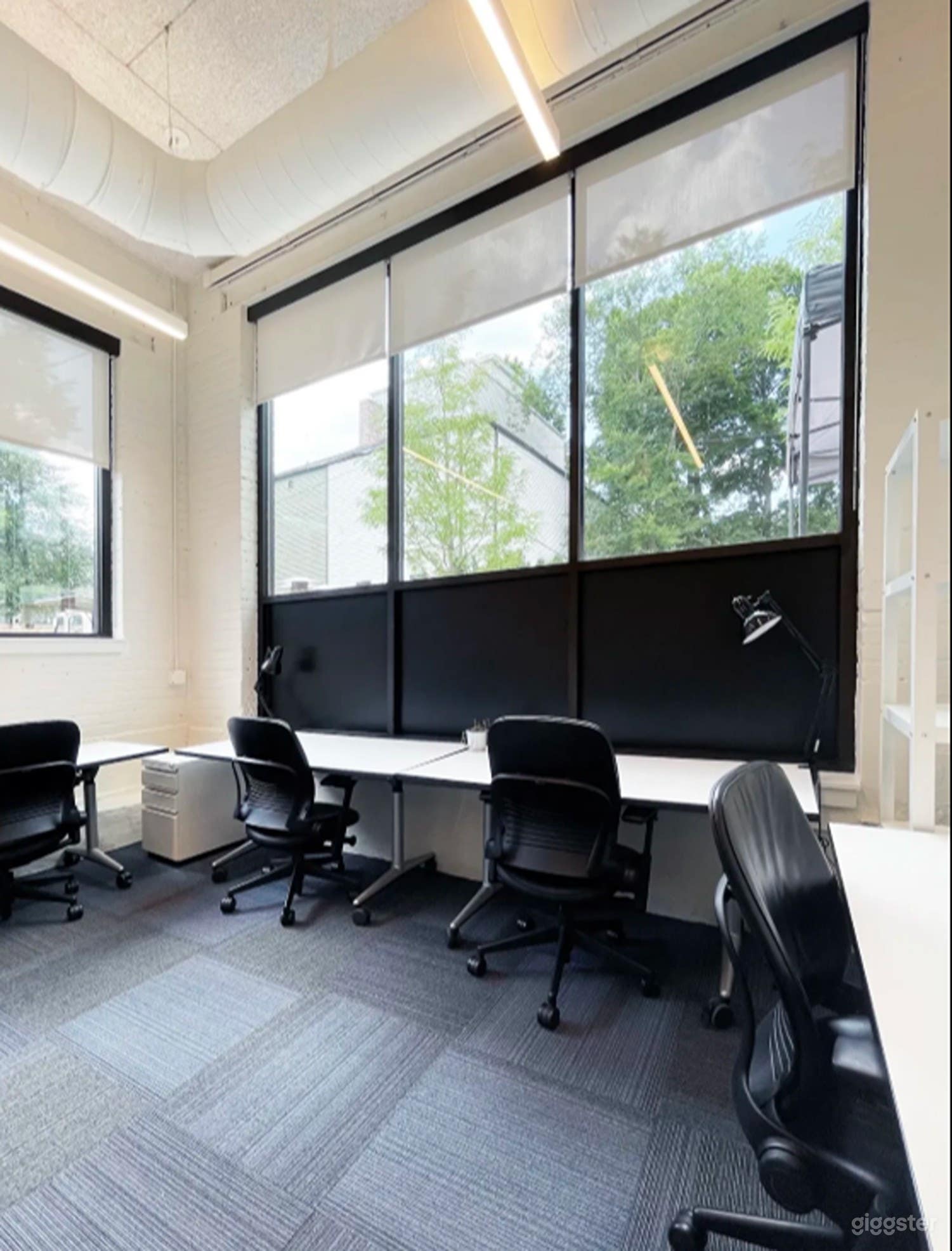 Sun-Drenched Meeting + Workspace — Best View in JP Photo 2