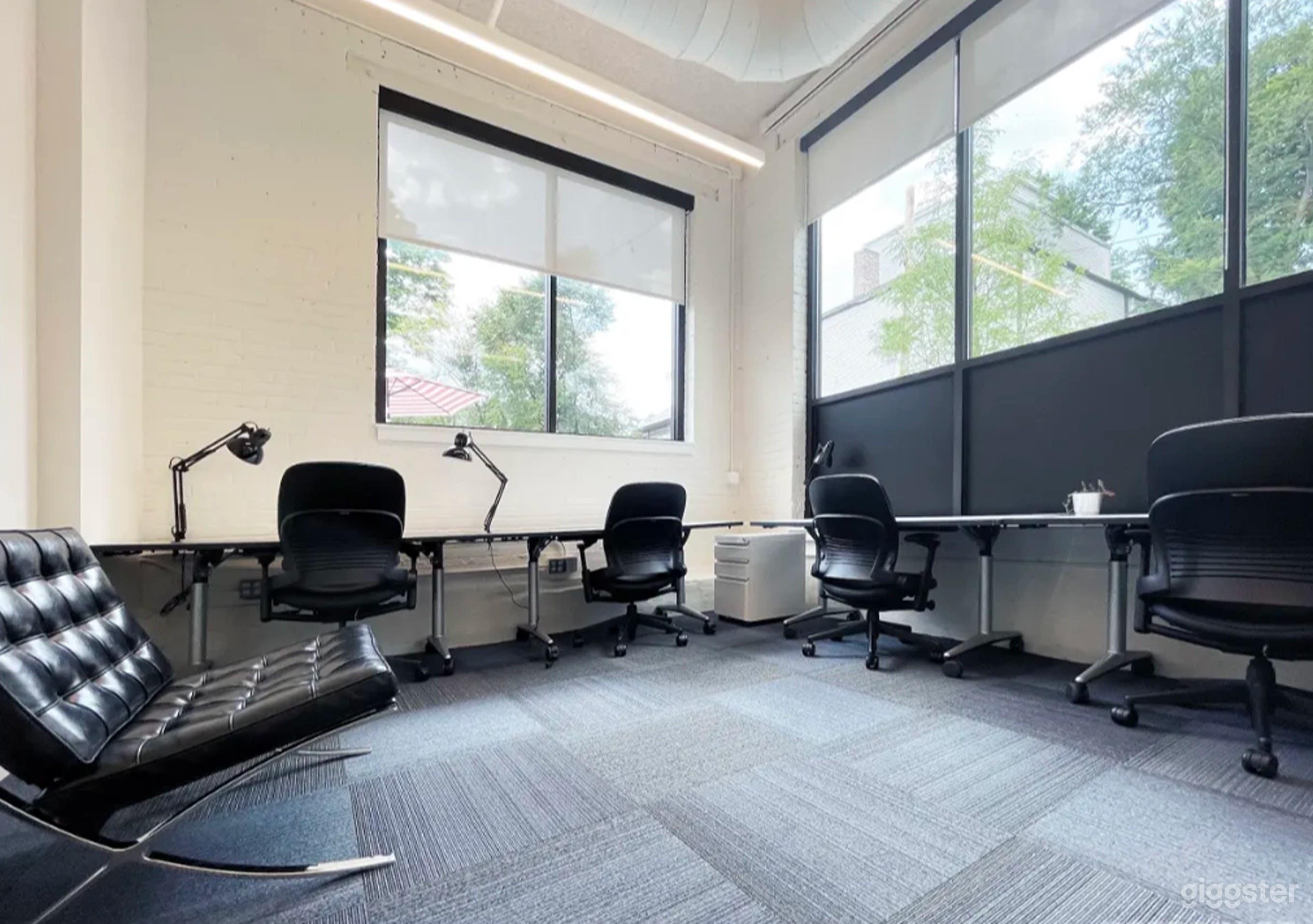 Sun-Drenched Meeting + Workspace — Best View in JP Photo 1