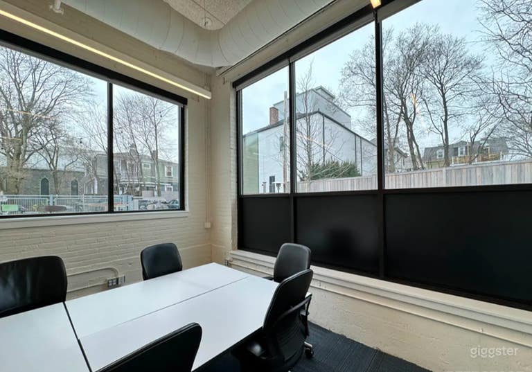  Sun-Drenched Meeting + Workspace — Best View in JP 