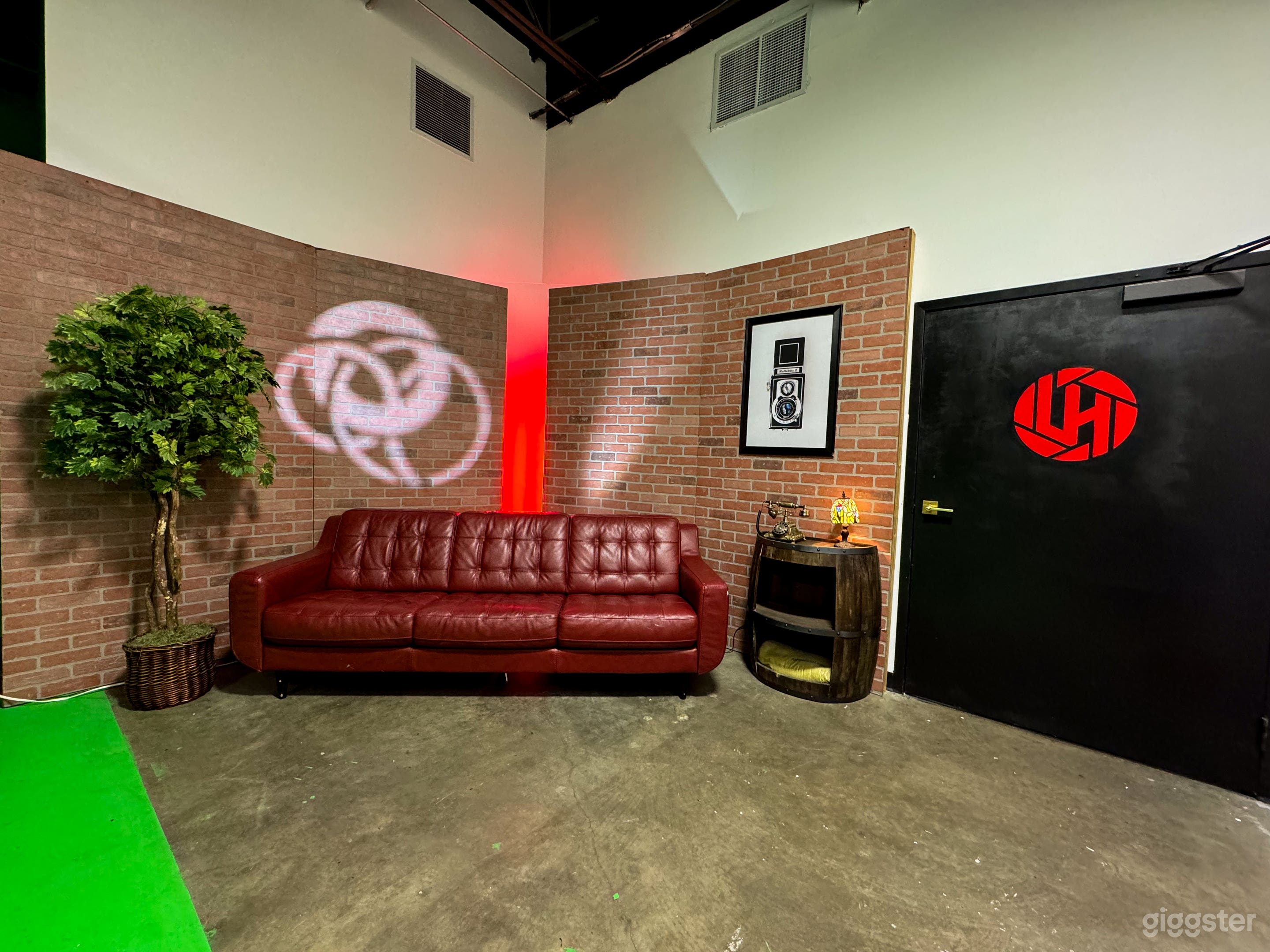 Urban Style Loft Set for Podcasts or Talkshows Photo 3