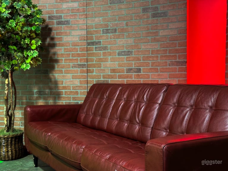  Urban Style Loft Set for Podcasts or Talkshows 