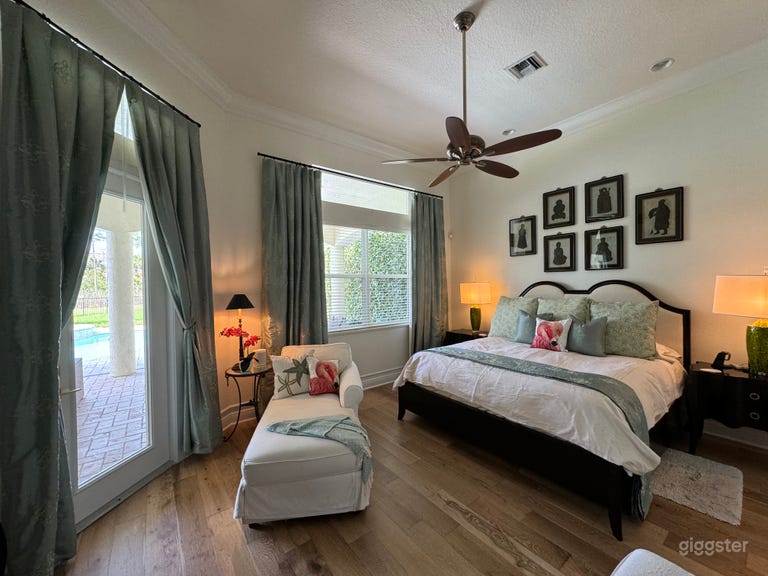  Tropical oasis with old Florida scenic view 