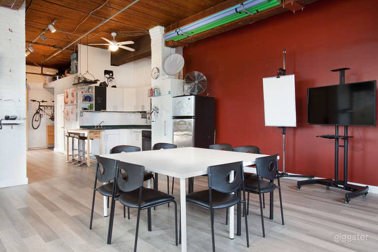  Spacious Queen West Studio Loft 