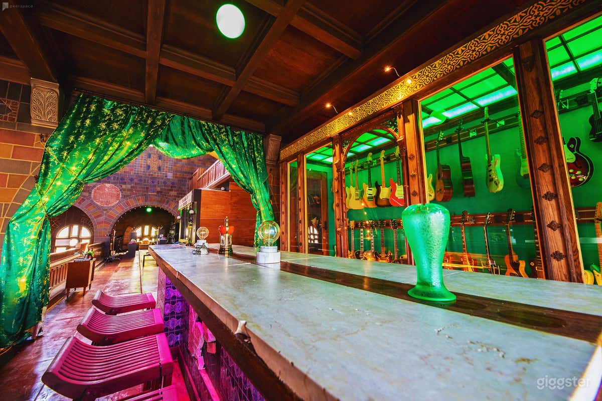 Unique Whiskey Bar Available for Photoshoots Photo 2