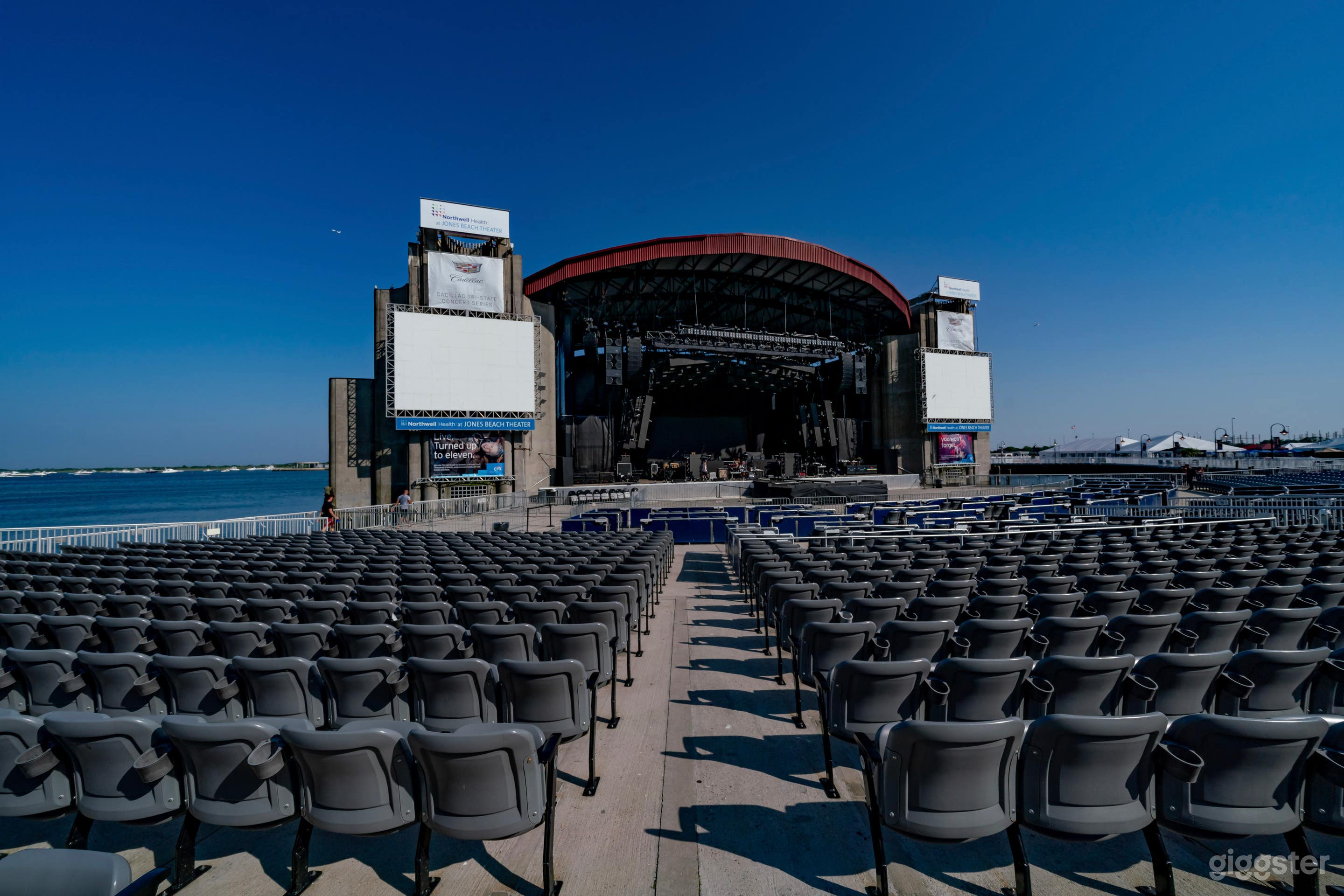 Outdoor Amphitheatre on the Bay Photo 4
