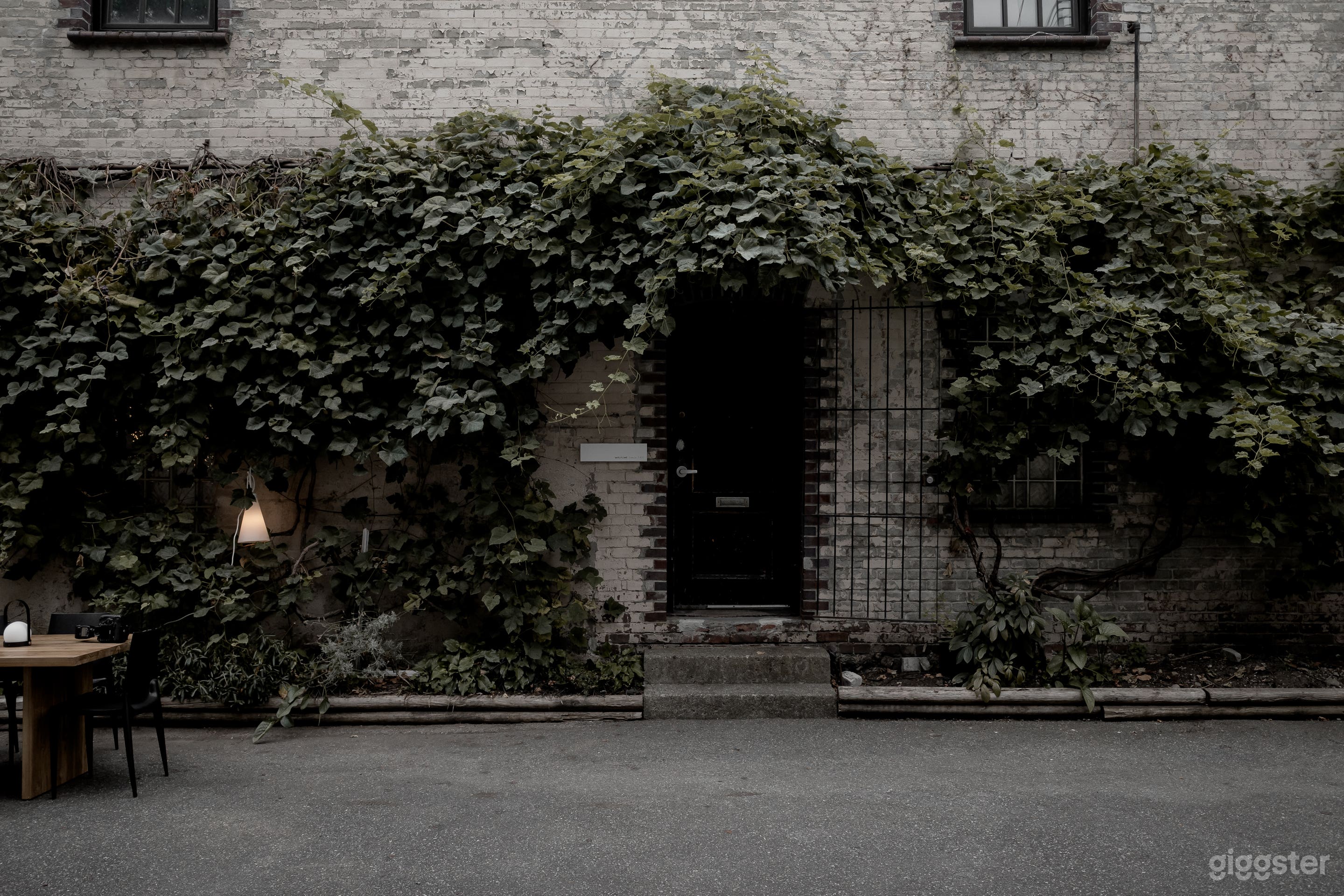 Minimalist Heritage Design Studio Photo 2