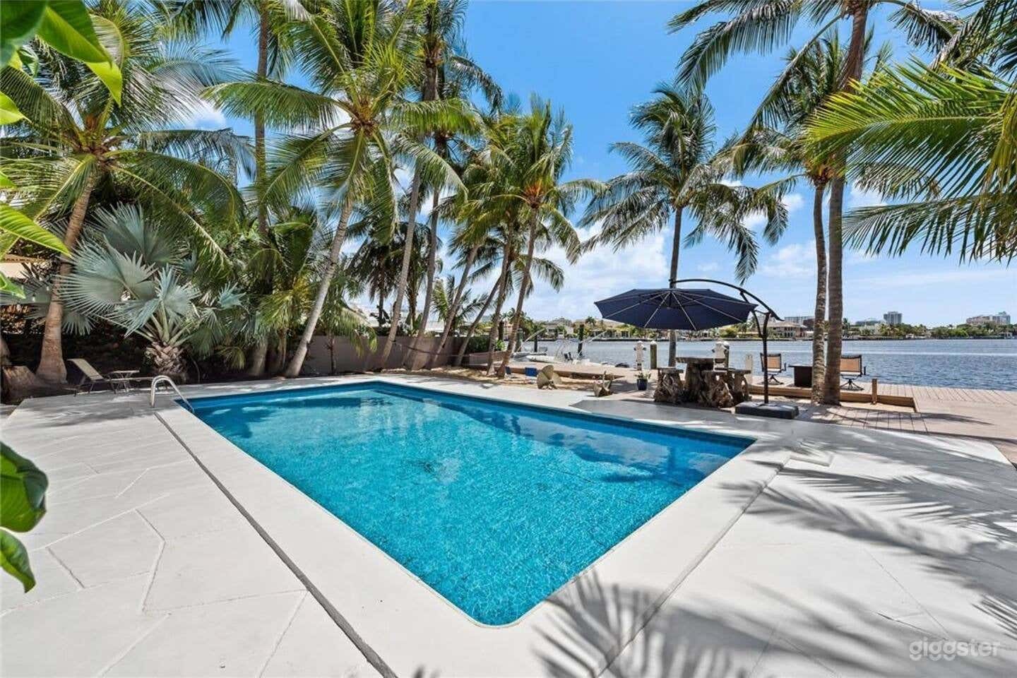 Waterfront Paradise Nest with heated pool Photo 4