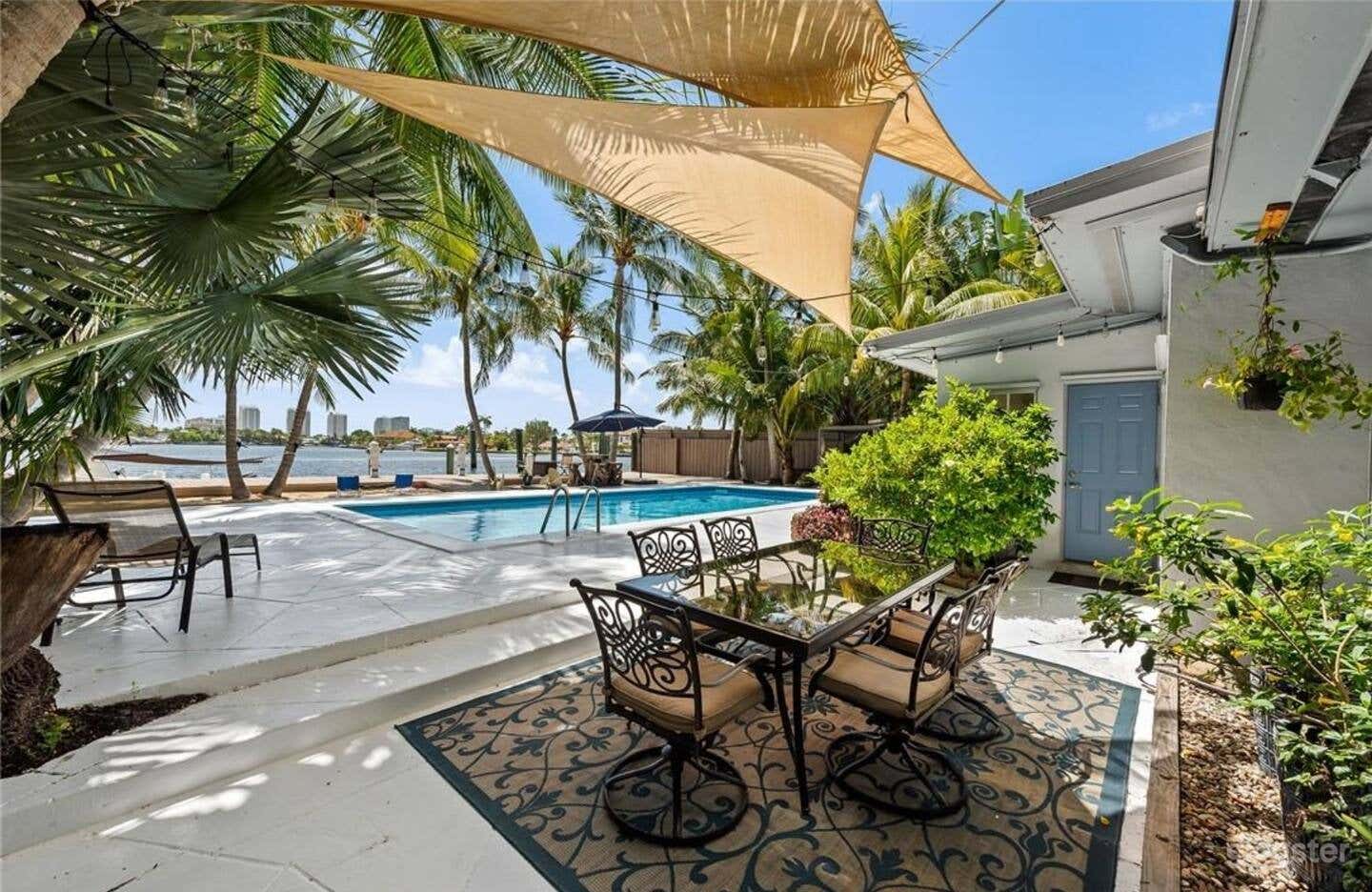 Waterfront Paradise Nest with heated pool Photo 3