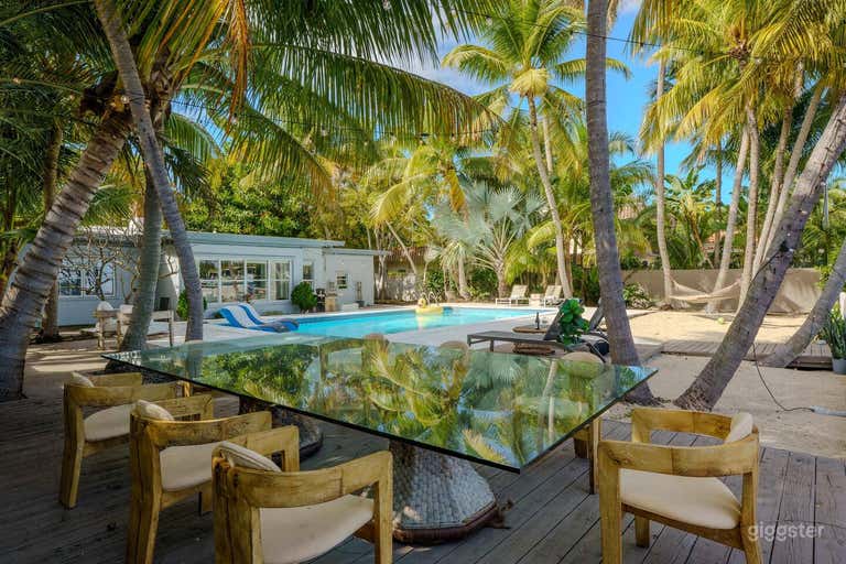  Waterfront Paradise Nest with heated pool 