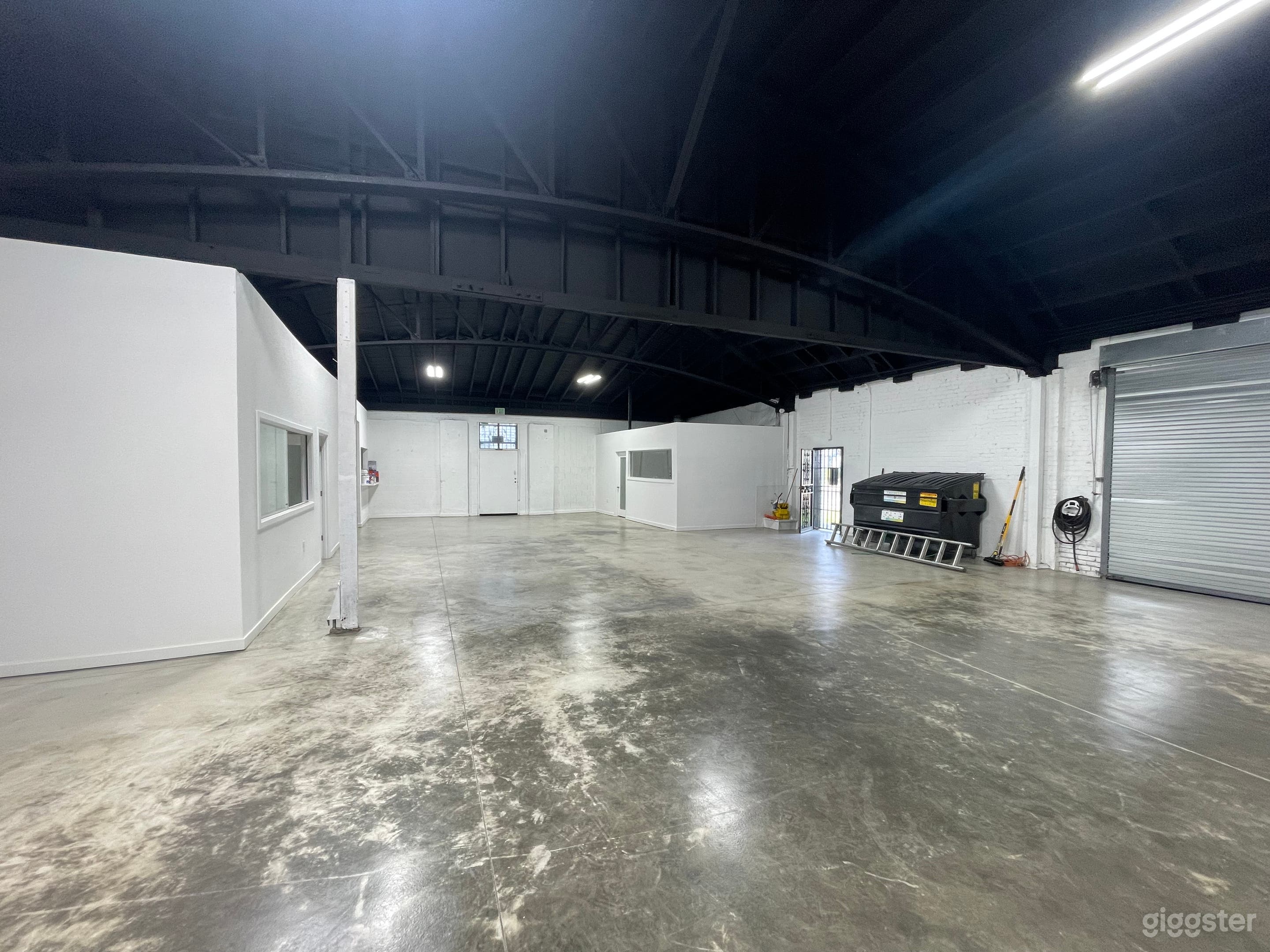Versatile Industrial Warehouse for Rent in LA Photo 4