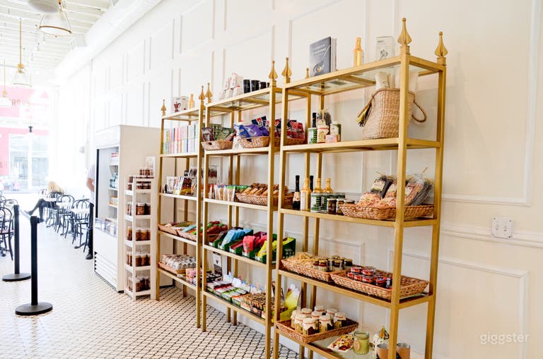  Charming, Sun-lit Café perfect for any event -WeHo 