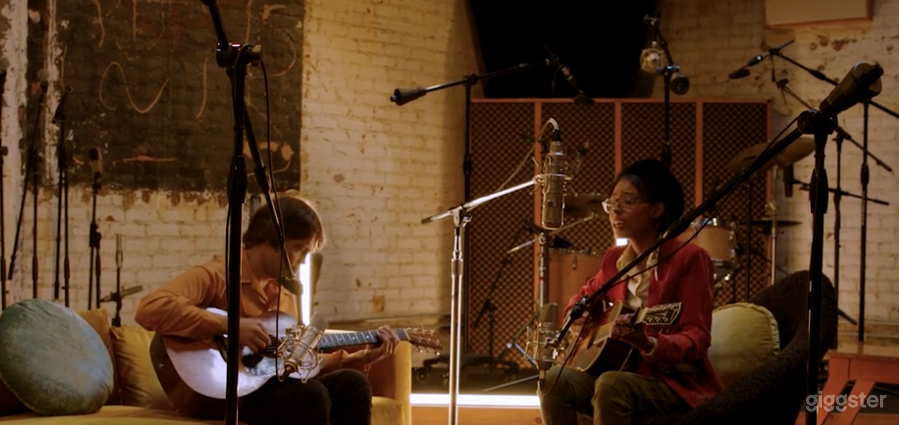 Tuned Bar, Boutique Hotel and Recording studio Photo 4