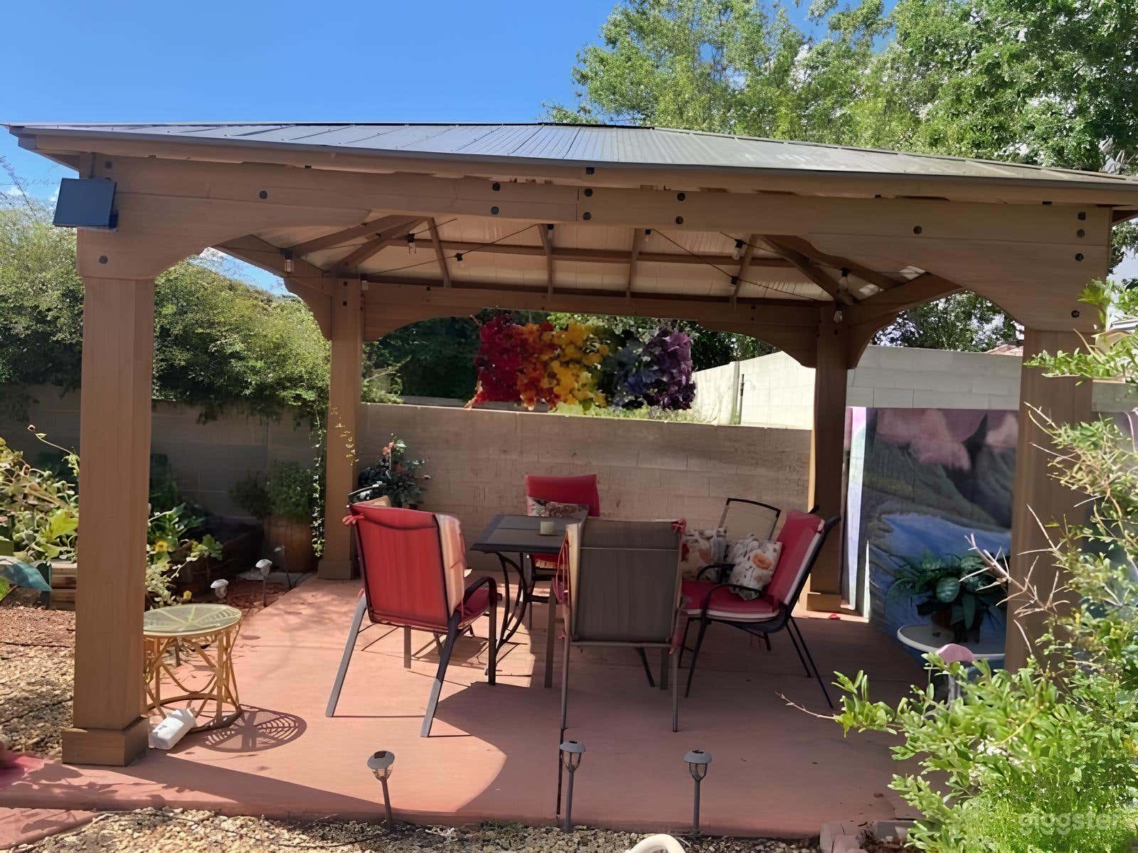 Whimsical Backyard with Hawaiian Mural Photo 3