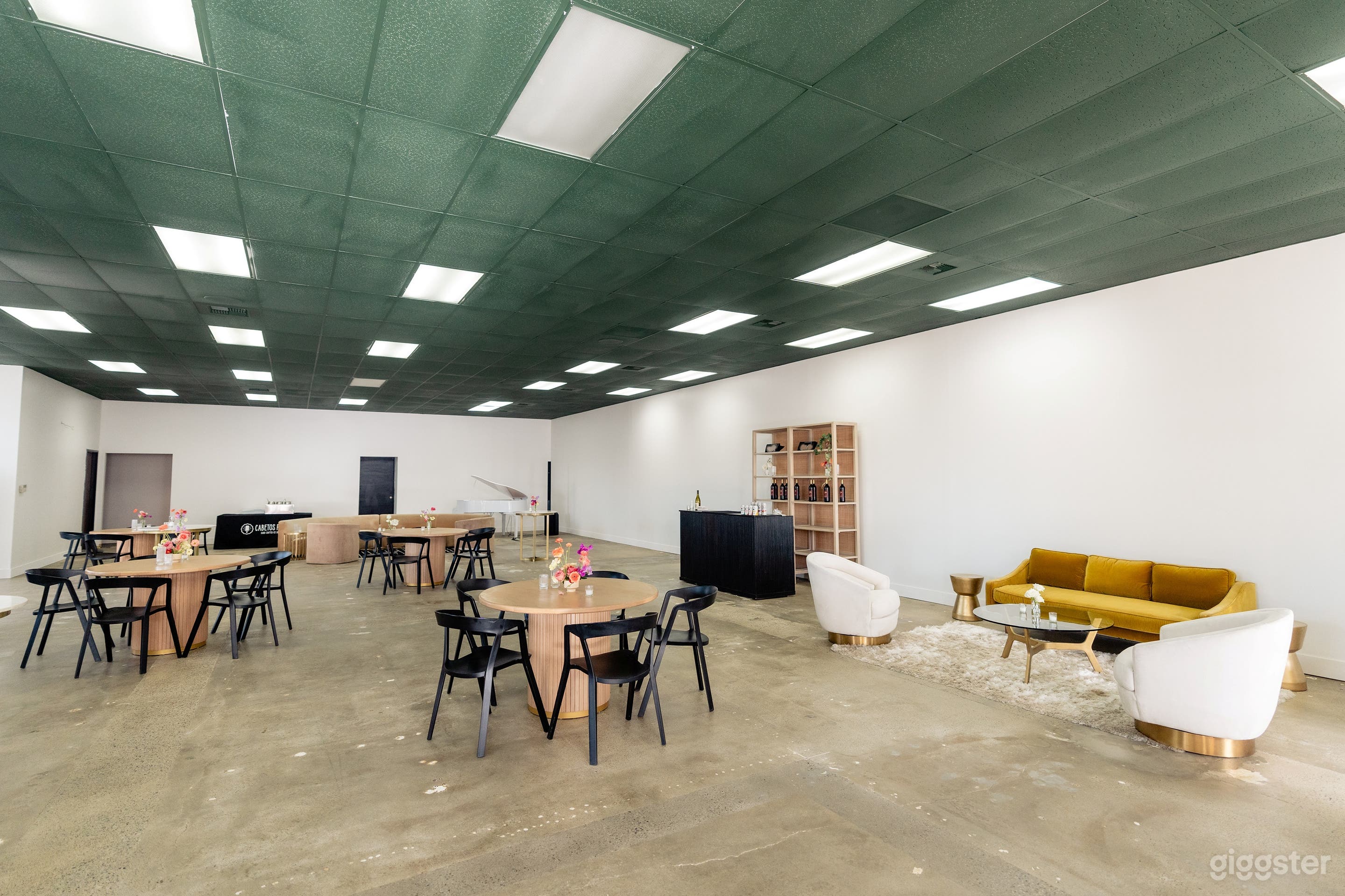 Open-concept Space for Creative Events (Buyout) Photo 3