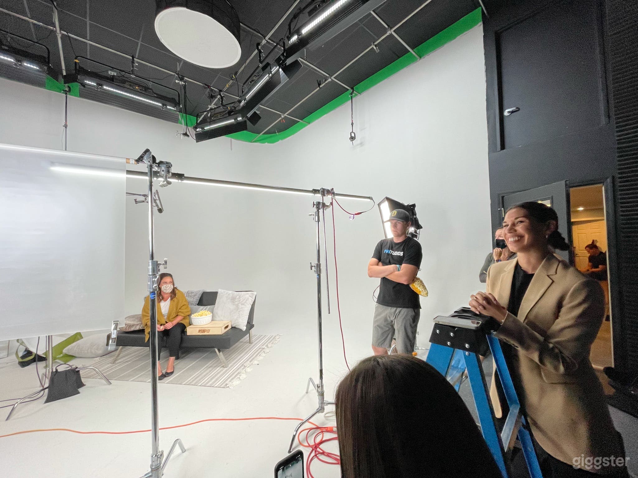 Intimate Sound Stage Studio Photo 4