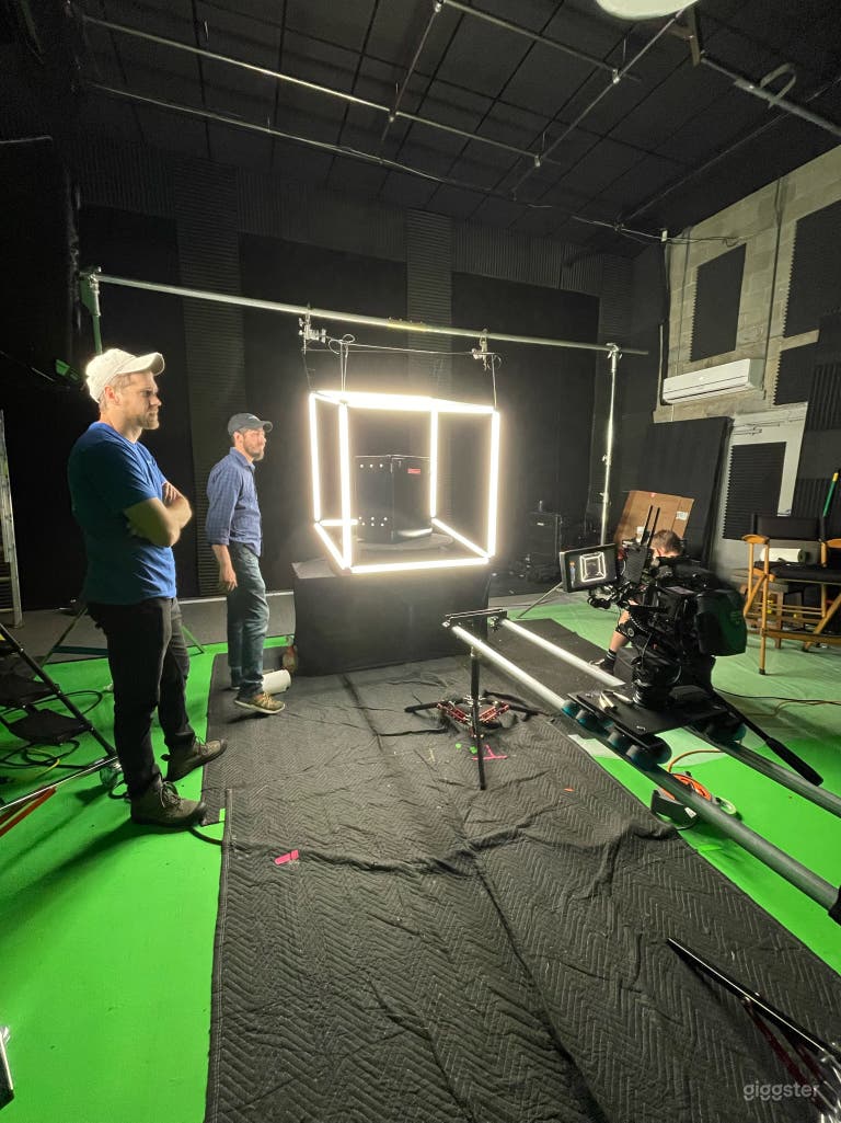  Studio de plateau sonore intime 