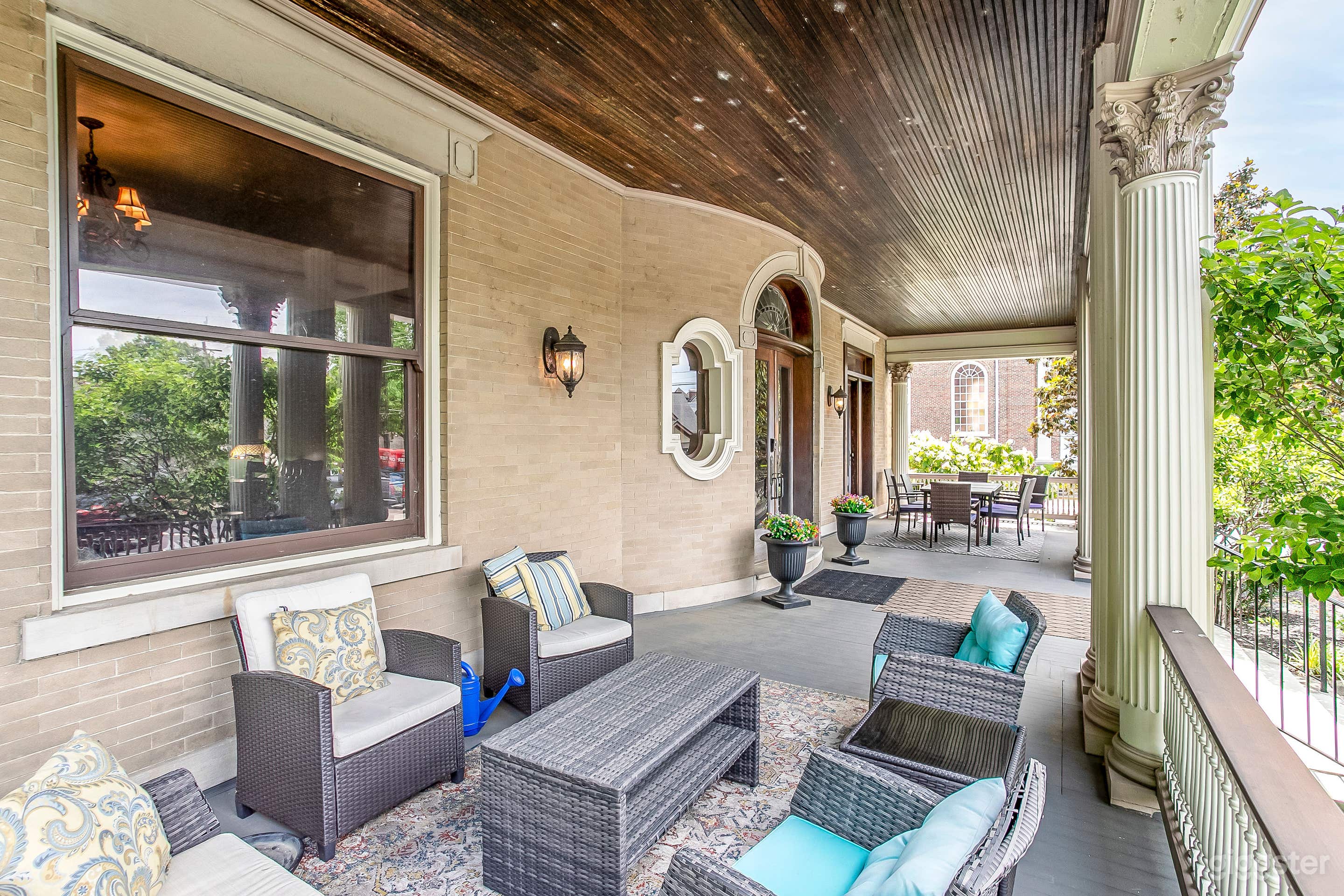 Historic Mansion with Huge Event Space Photo 4