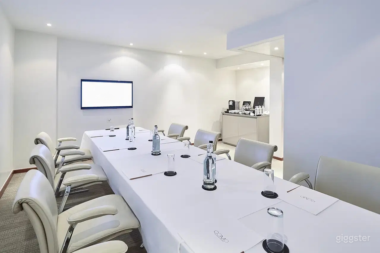  Met Lounge 