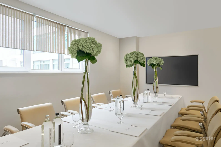  Met Lounge 