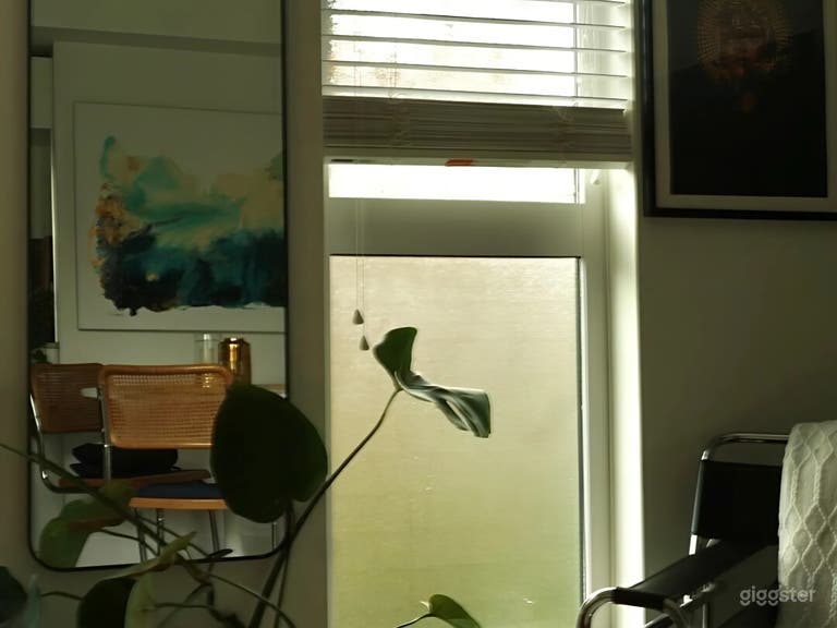  Cozy & Creative Studio Apartment in West End 