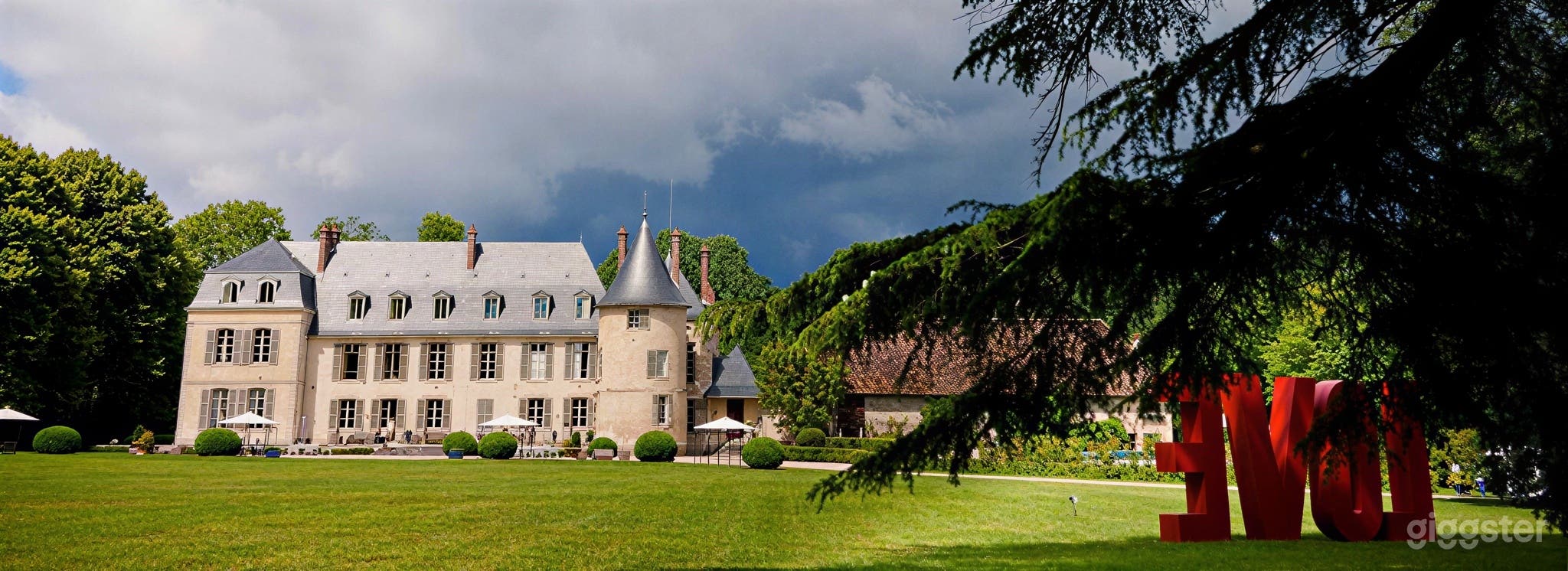 Photo de Élégant château de prestige avec 10 grandes chambres 1