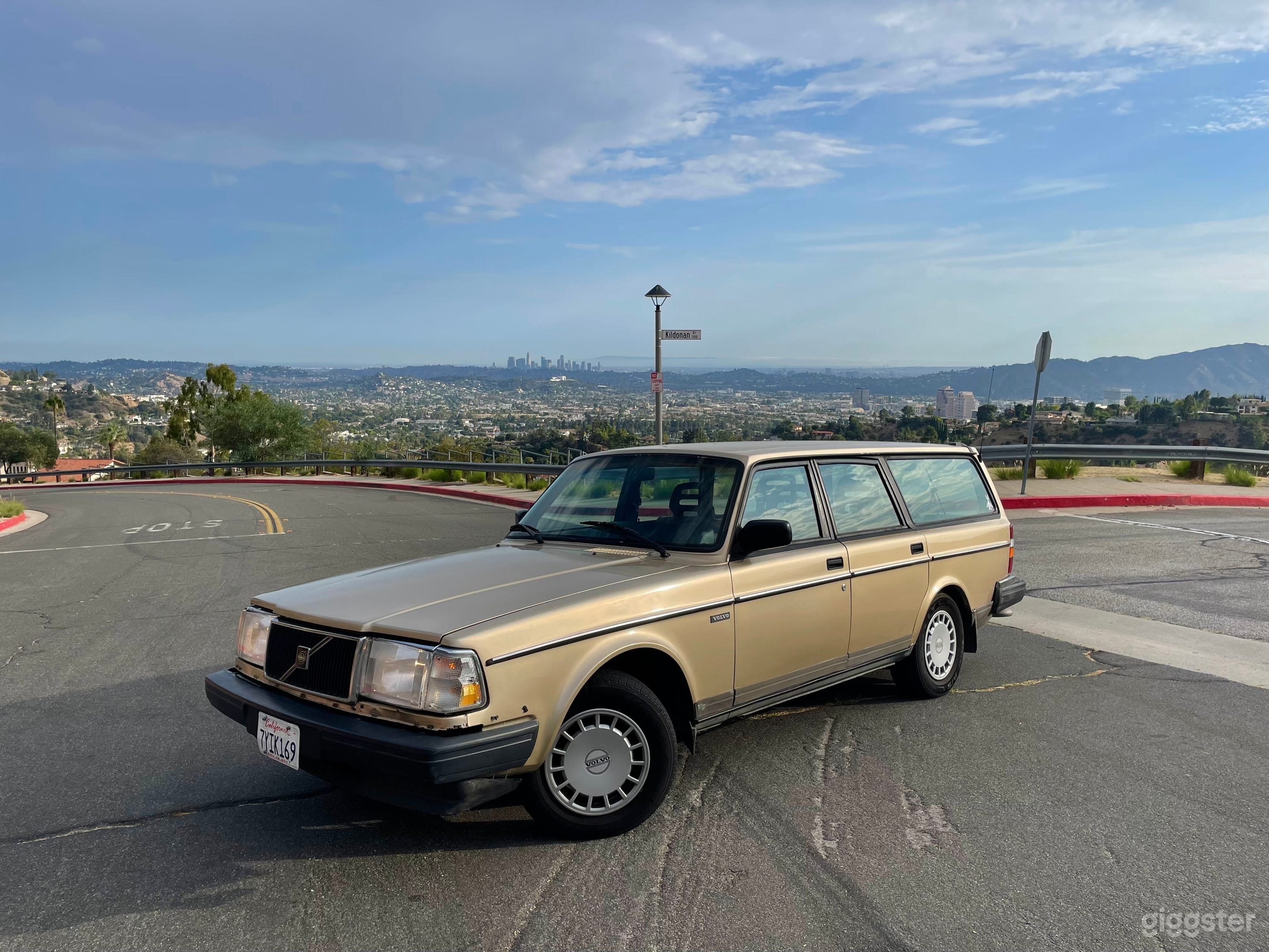 Foto di Volvo 240 Wagon Vintage Oro 1