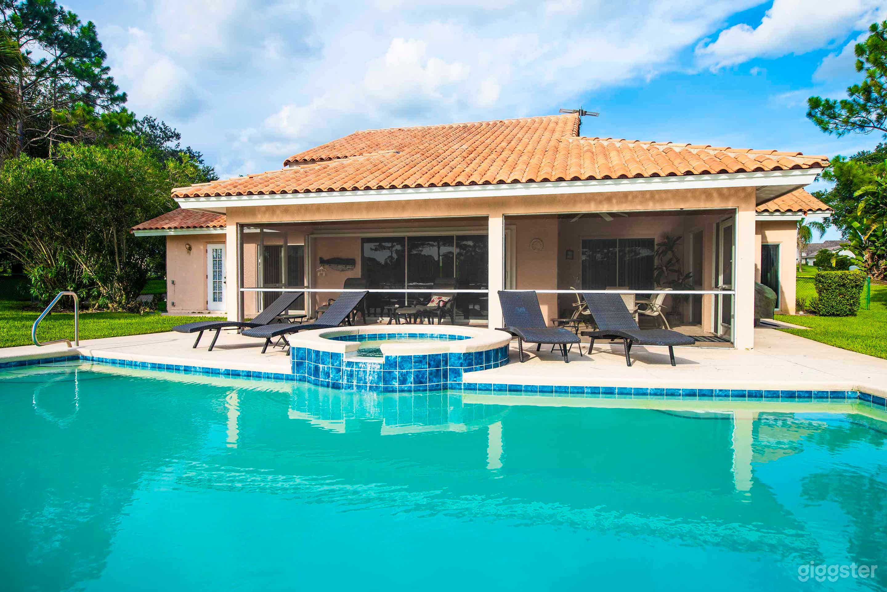 Lake Olsen - Pool &amp; Outdoor Area Photo 4