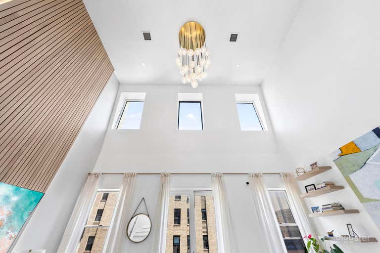  Spectacular Renovated, Modern Townhouse 