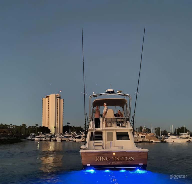  King Triton 37ft Phoenix Sportfisher-FISHING CHARTER 