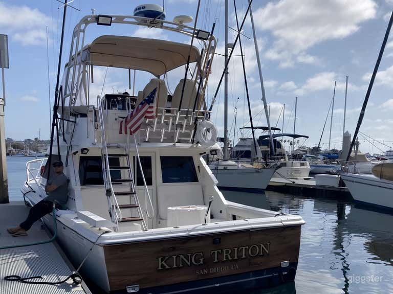  King Triton 37ft Phoenix Sportfisher-FISHING CHARTER 