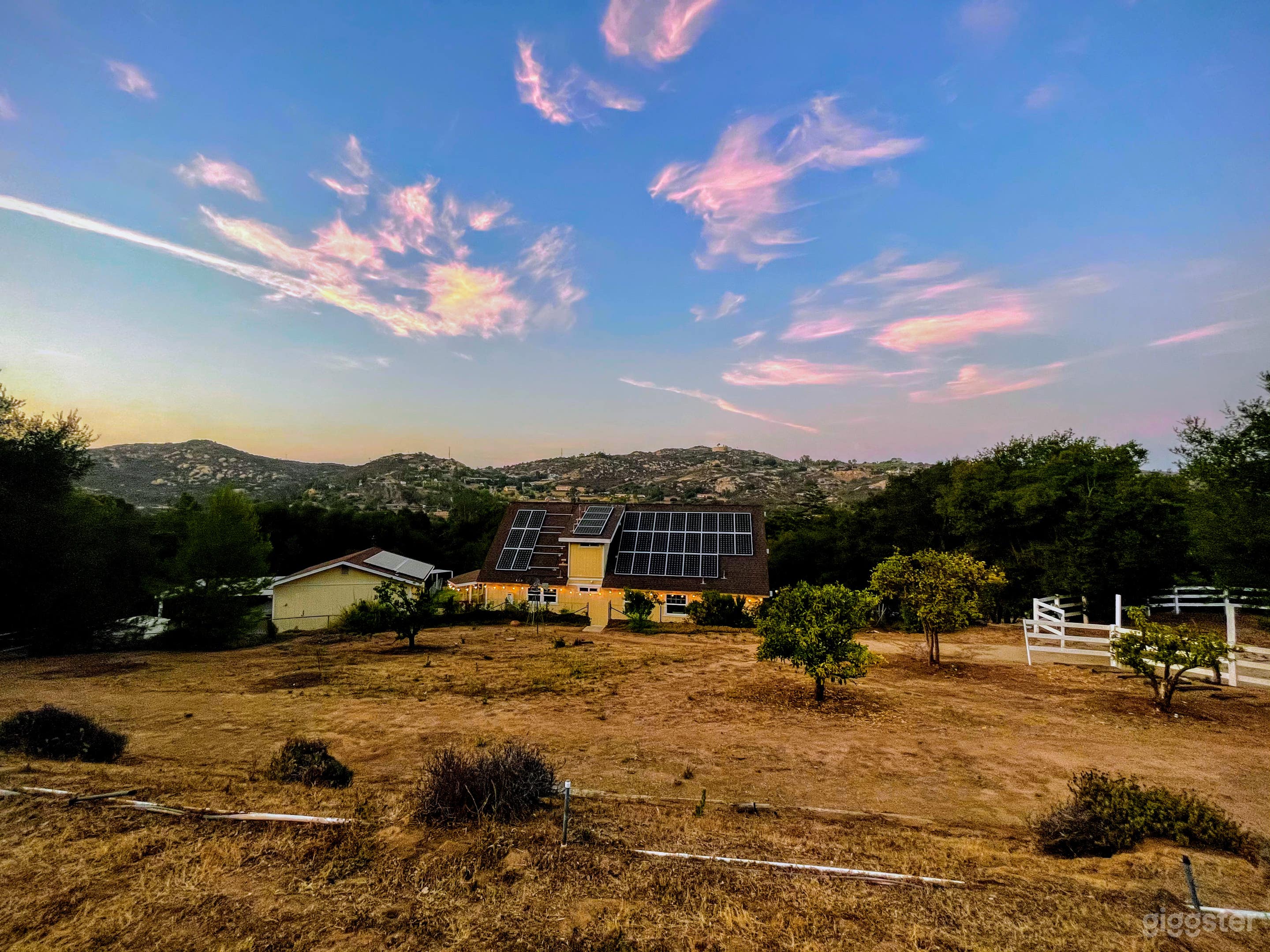 2 ACRE MOUNTAIN RANCH, WITH HOUSE, HORSE ARENA Photo 1