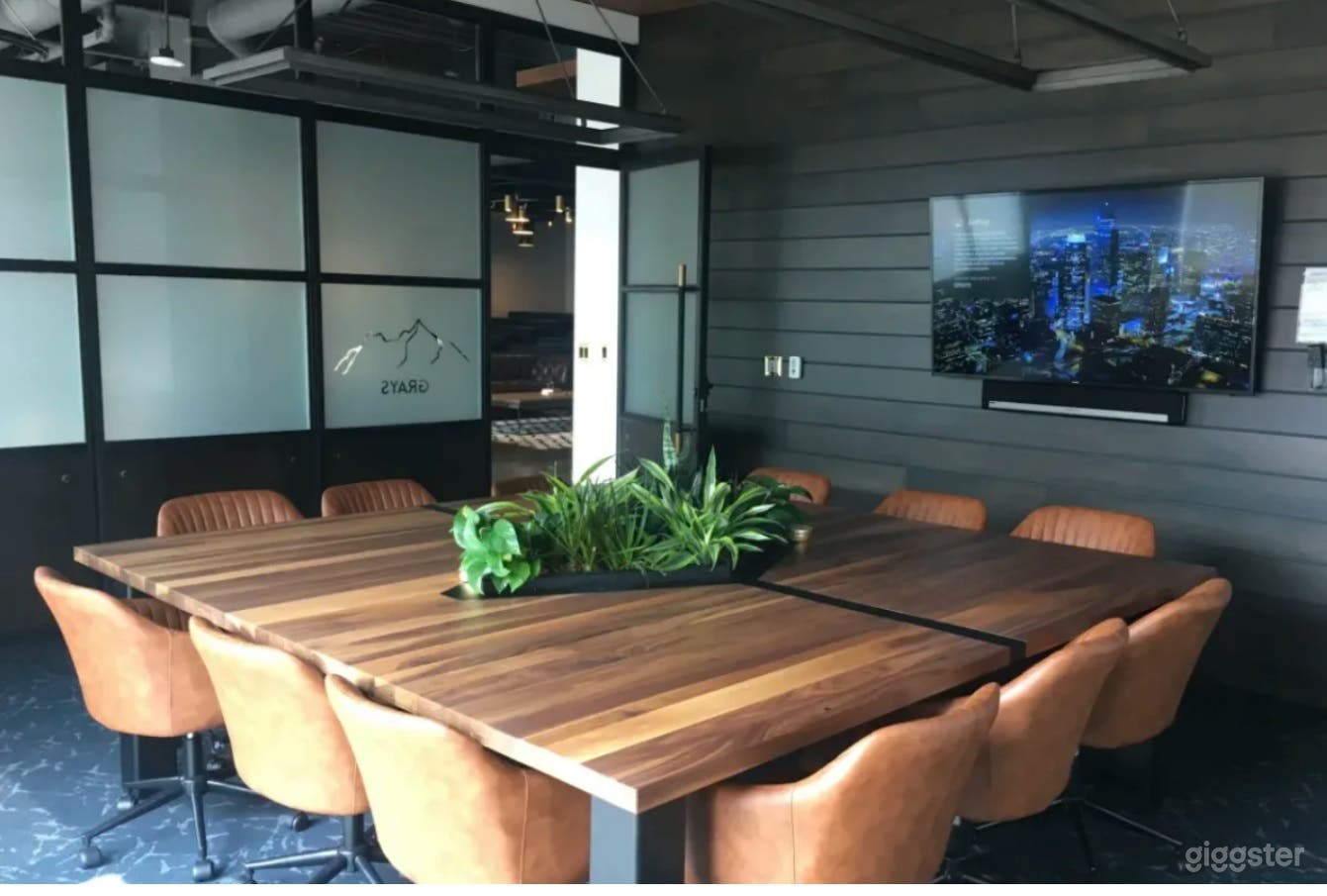 Grays Meeting Room Denver Photo 1