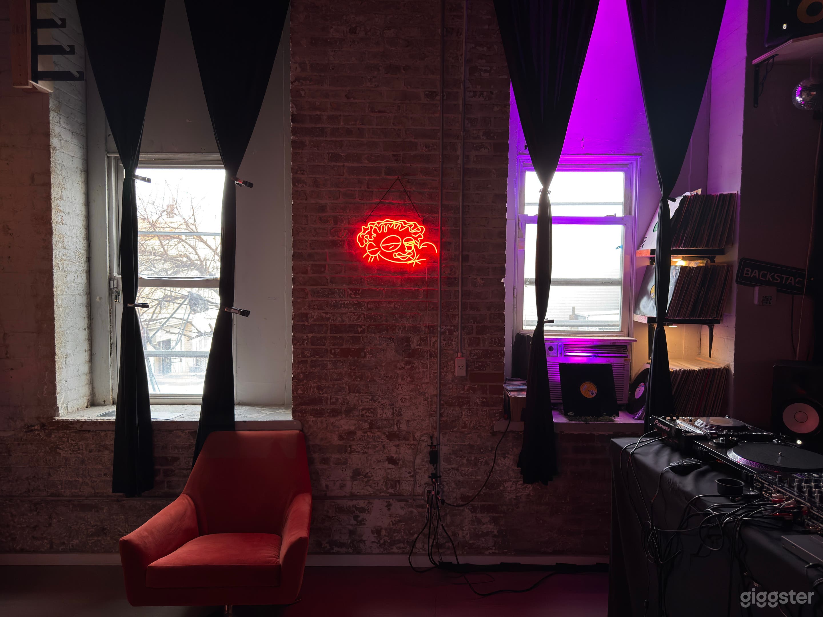 Creative Industrial & Natural Light Loft Photo 2