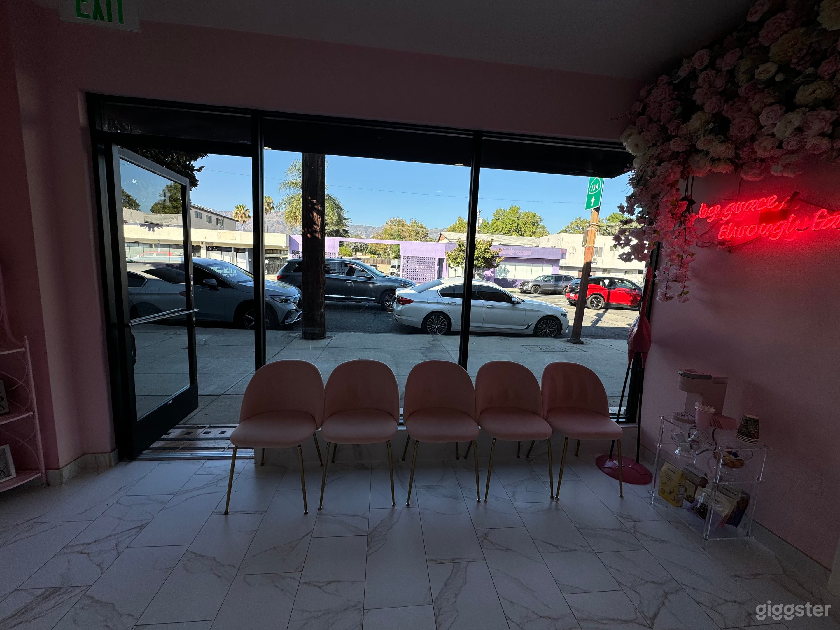 One of a kind Hair Salon Photo 3