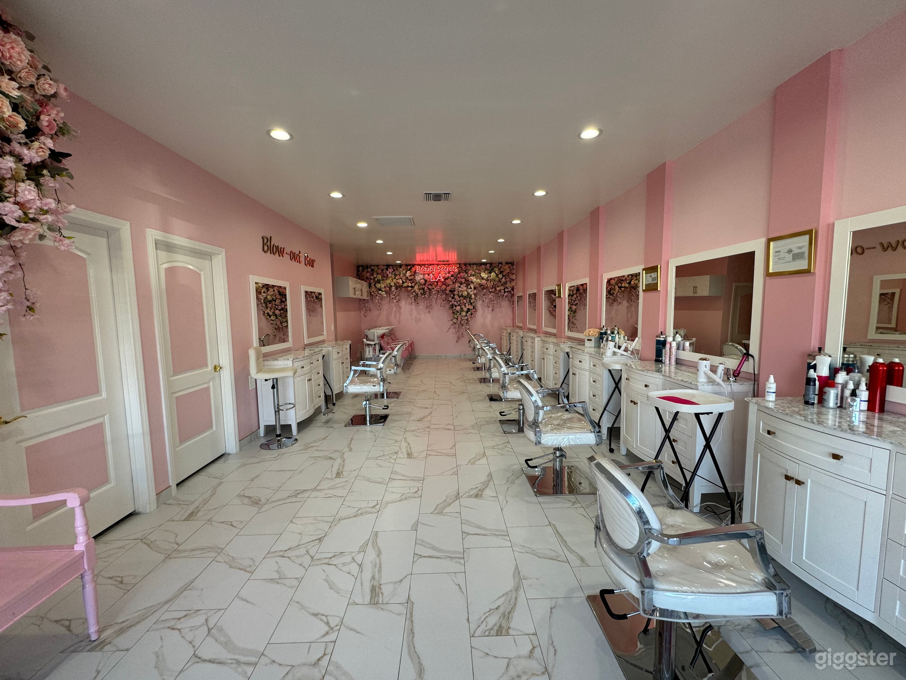 One of a kind Hair Salon Photo 1