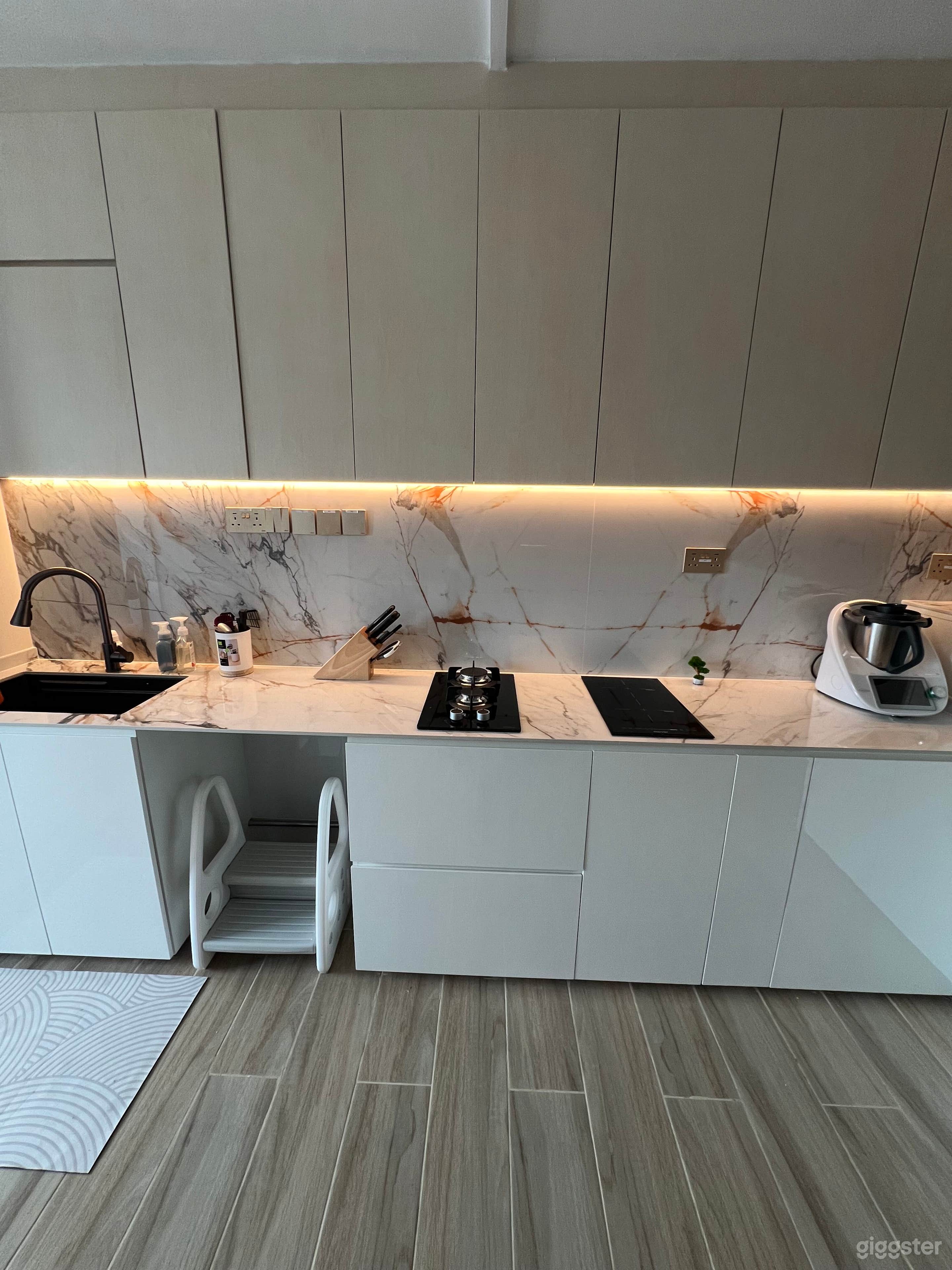 Contemporary Style Large HDB in the North Photo 3