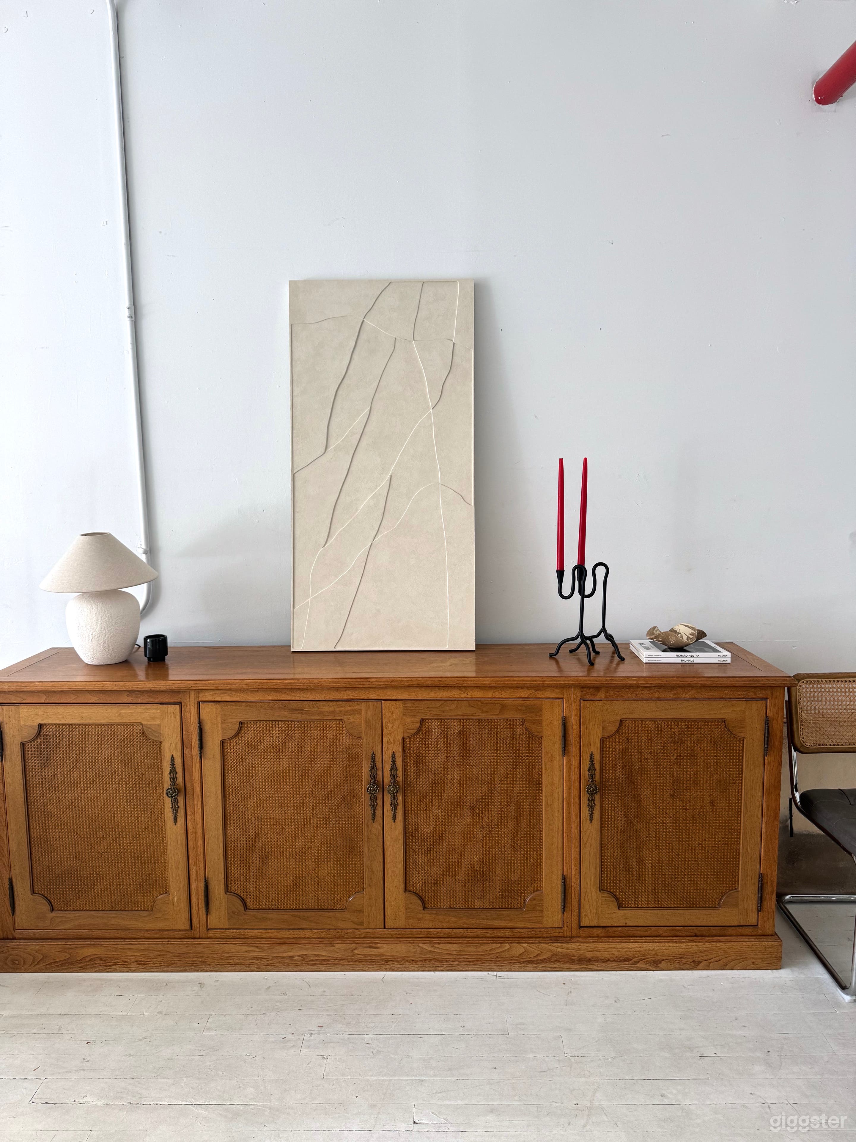 Vintage Modern Bright and Spacious Photo Studio Photo 4