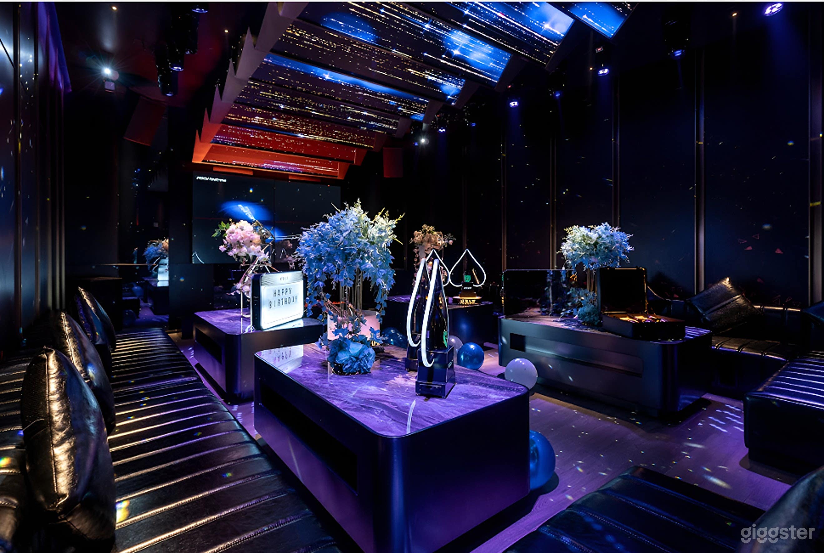 Sophisticated Venue with Plush Seating & Ambient Lighting Photo 2