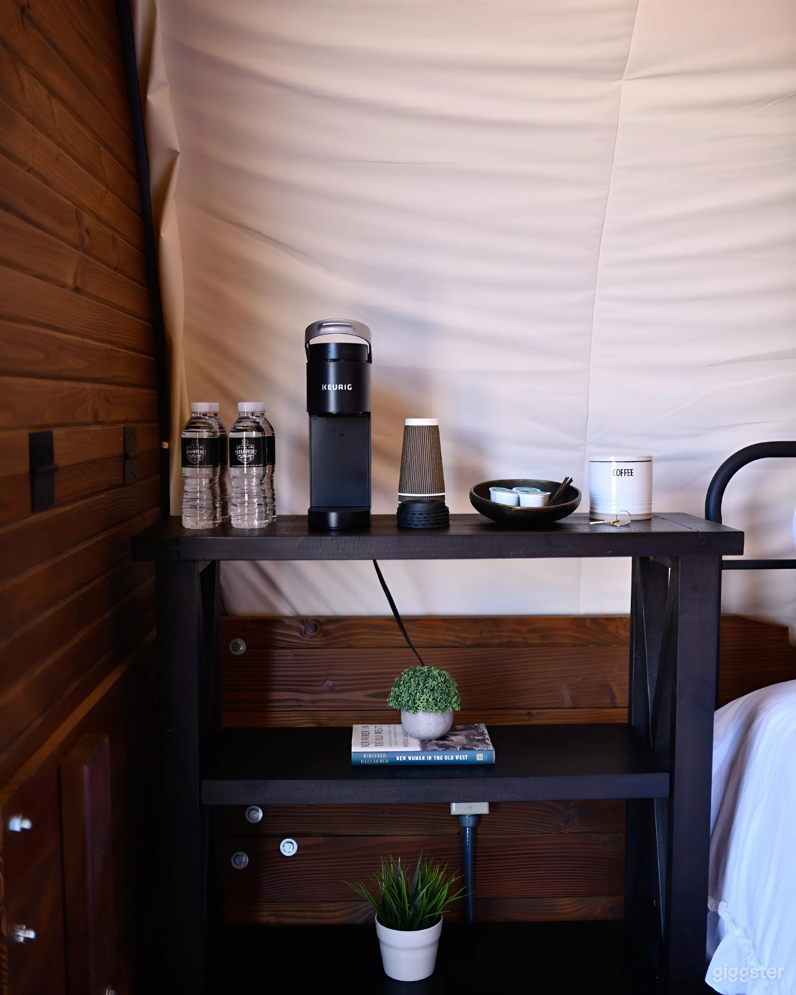 Cozy Family Wagon Retreat Photo 4