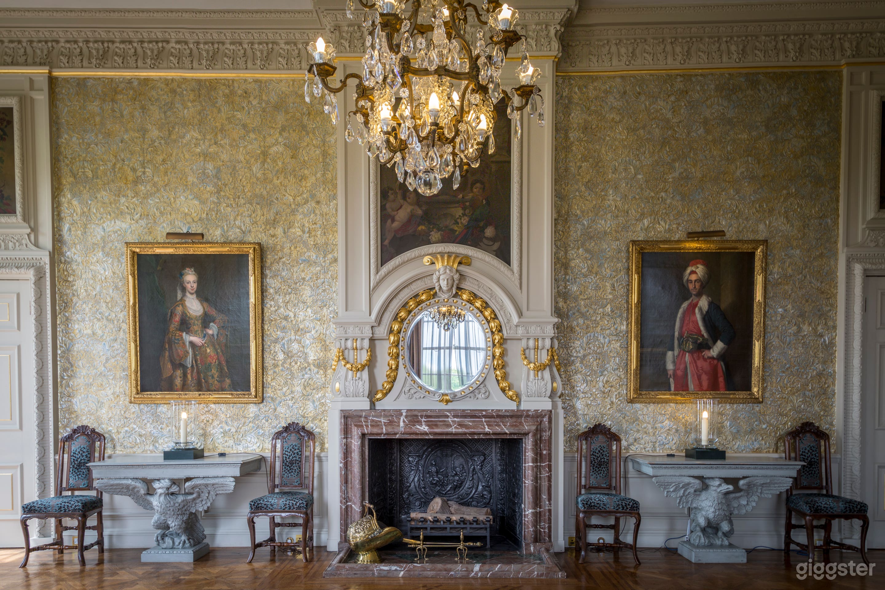 Magnificent British Manor Estate Photo 4