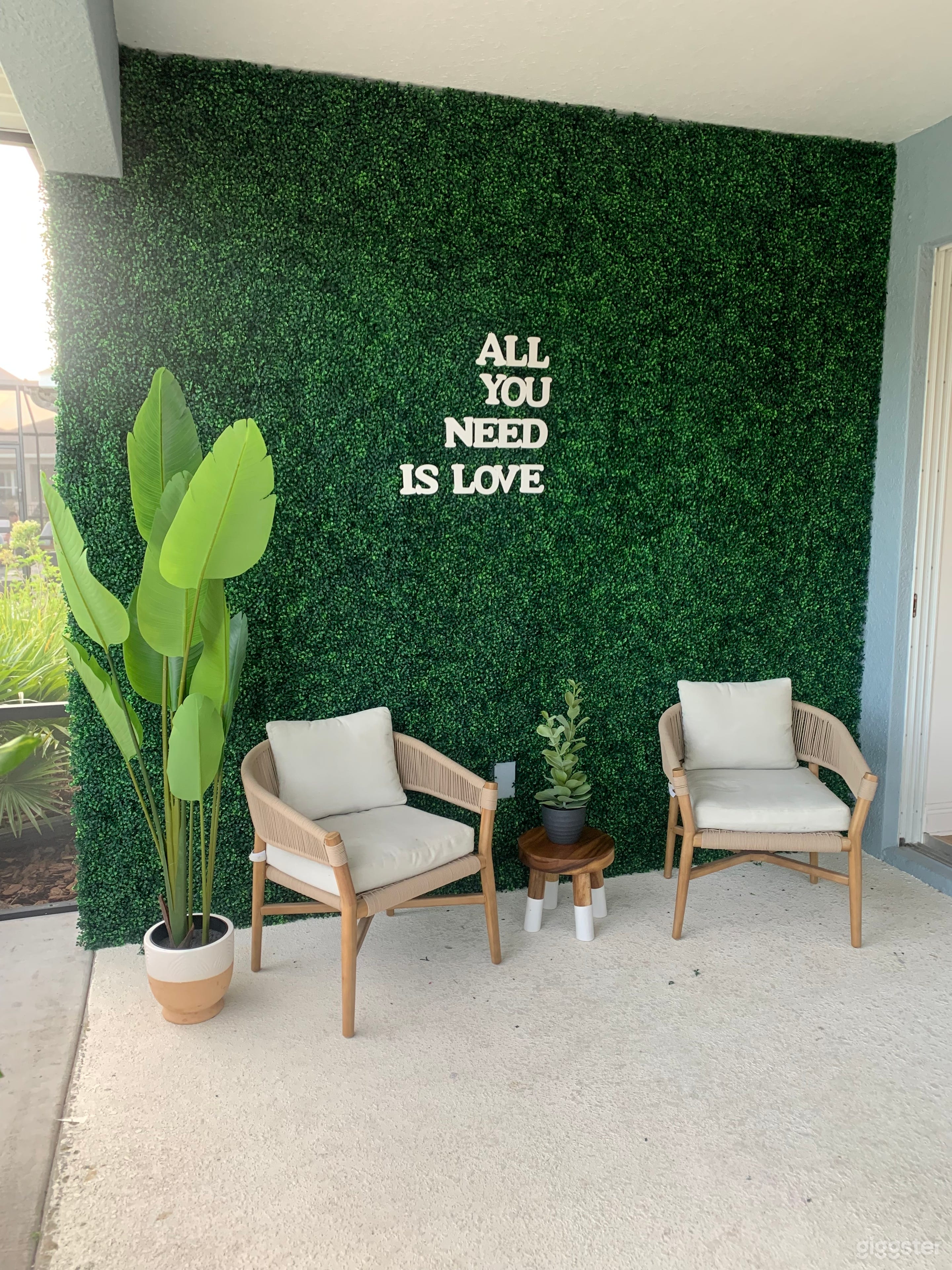 Florida Boho Minimal Photo 1