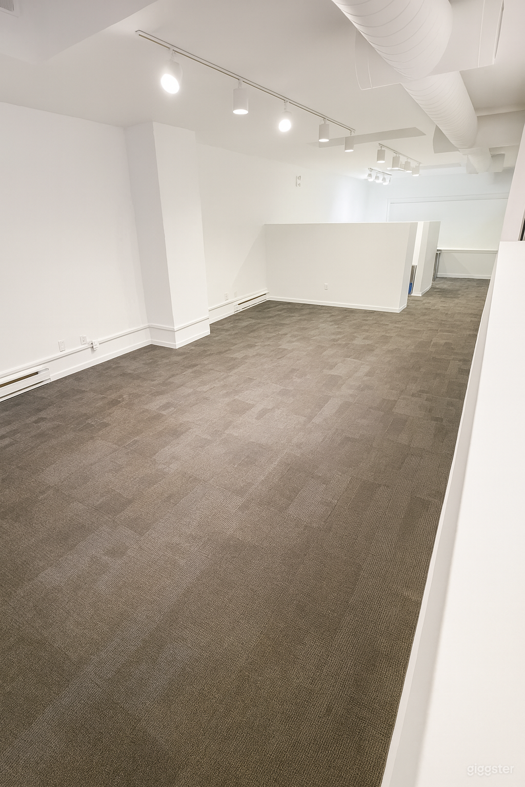 Modern Downtown Multi-Purpose Studio Photo 1