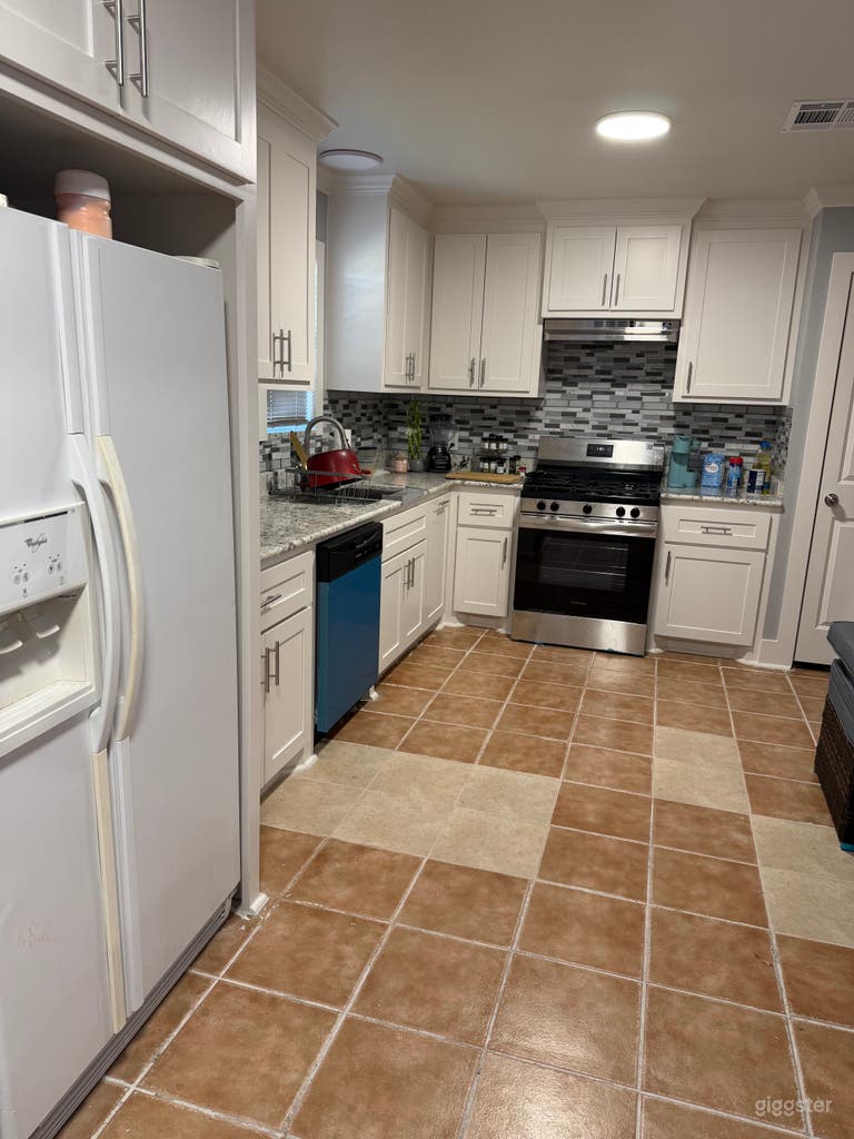  House with big yard for events!!!! 