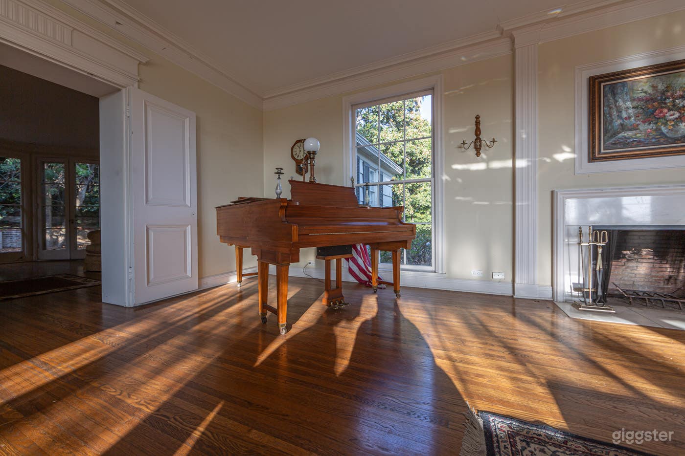 Abandoned vintage house #244 Photo 2