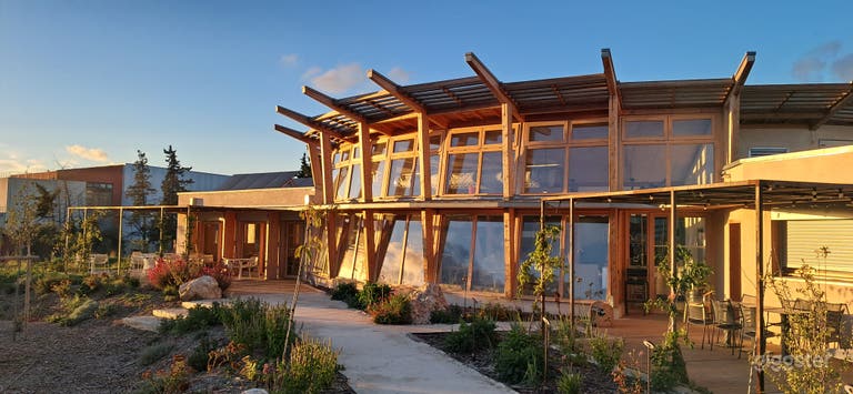  Restaurant Écoresponsable au Design Contemporain avec Lumièr 
