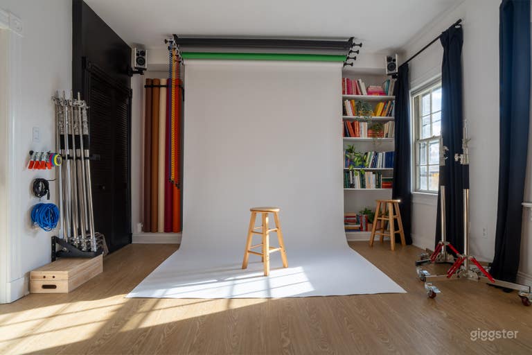  Fully Equipped Multipurpose Natural Light Studio 