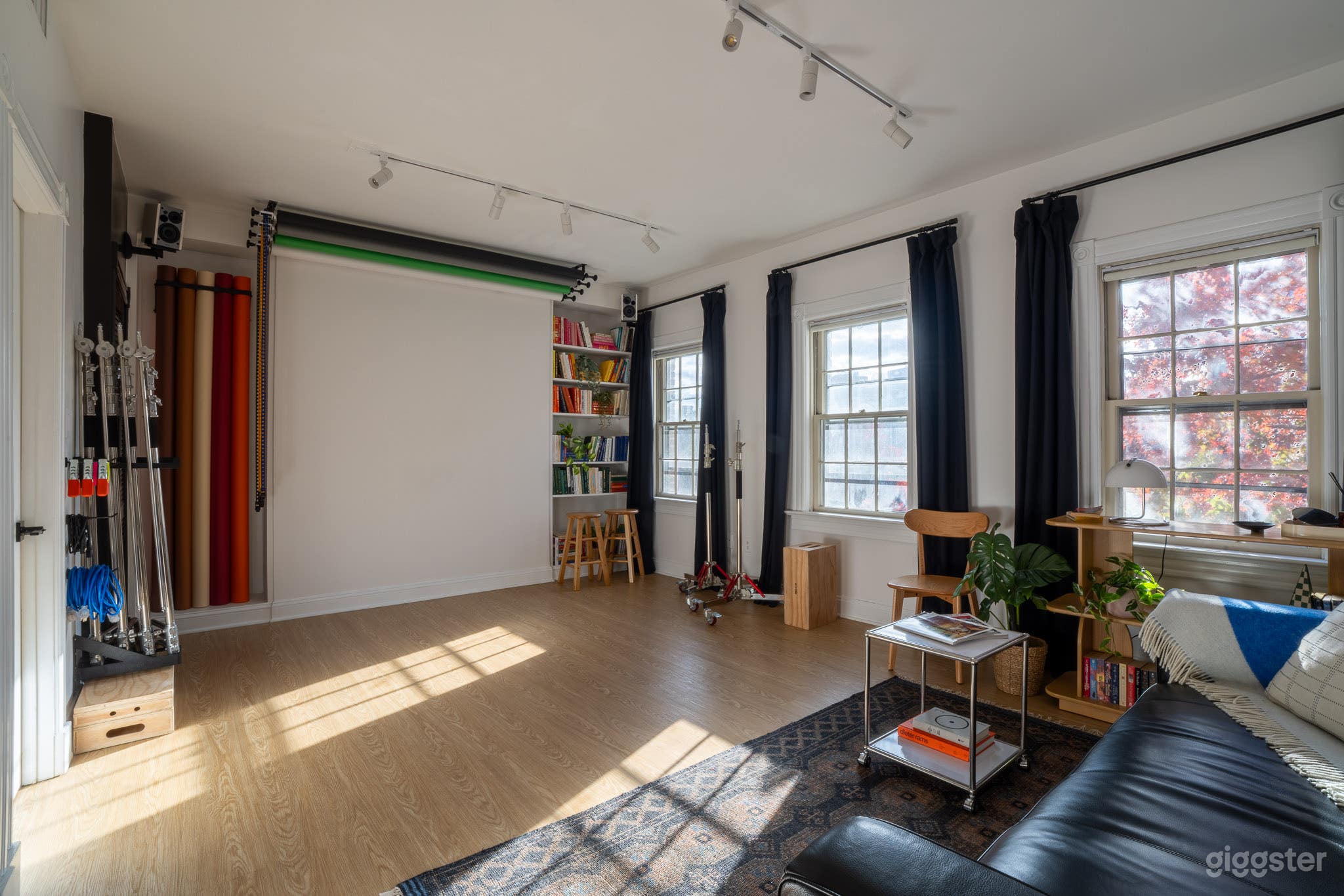 Fully Equipped Multipurpose Natural Light Studio Photo 4