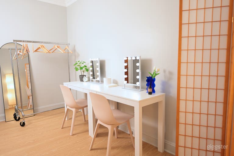  A fully equipped makeup room with mirrors, lighting, and space to prep—perfect for final touch-ups and wardrobe changes. 