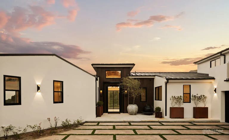  MALIBU MODERN WITH OCEAN INFINITY VIEWS 