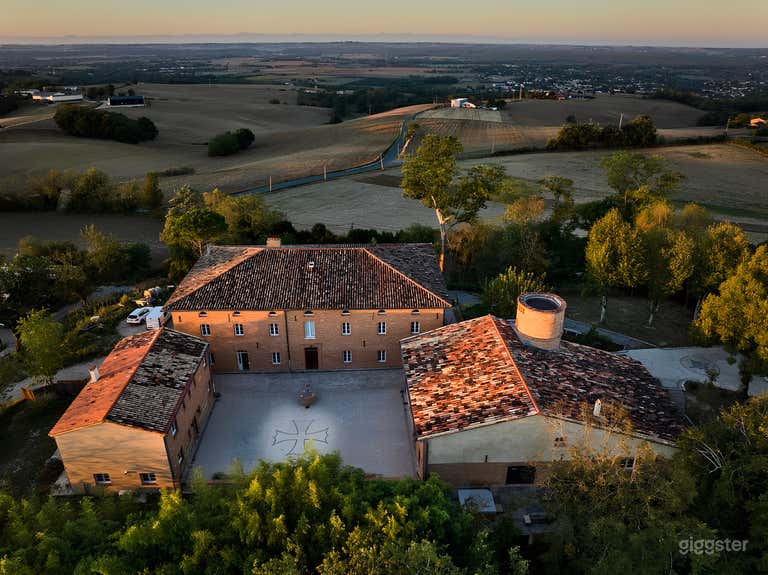  Domaine Privatisable de Caractère (BuyOut) 